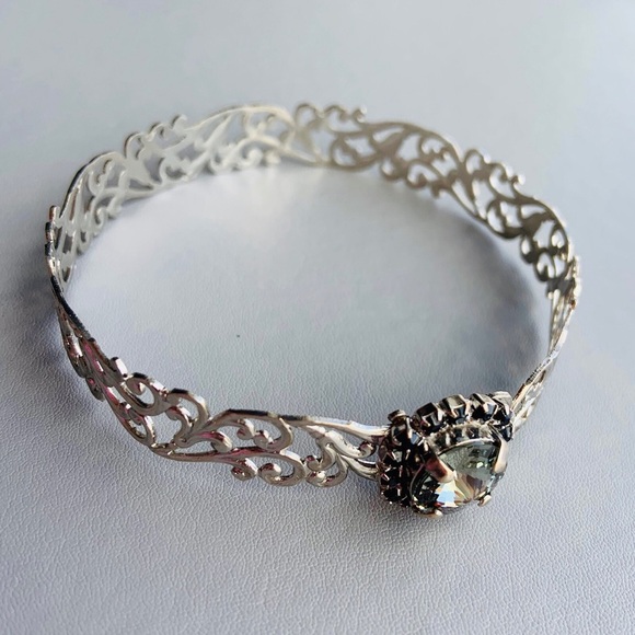 Crystal filigree bangle bracelet - Picture 5 of 6